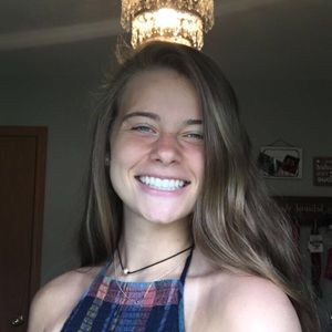 Meet your Posher, Olivia